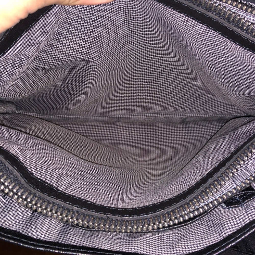 Spikes & Sparrow Leather Crossbody Shoulder Bag - Picture 10 of 13